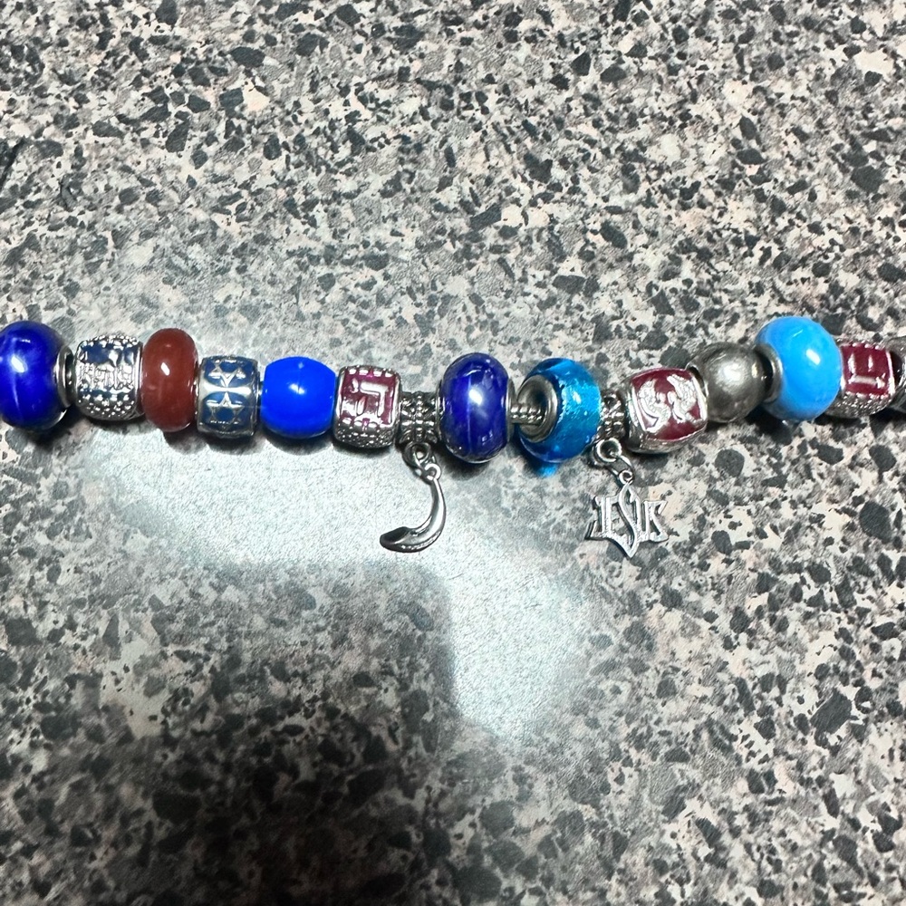 Charm bracelet - 8” long - Jesus charm